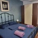 Monaco Summerland Apartment *