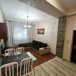 Apartment Monaco Summerland *