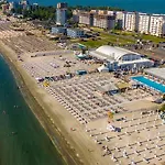 Monaco Summerland Mamaia