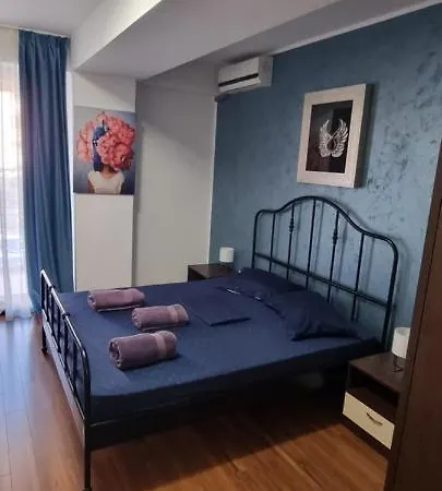 Apartment Monaco Summerland