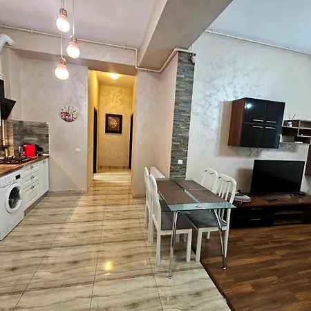 Monaco Summerland דירה מאמאיה