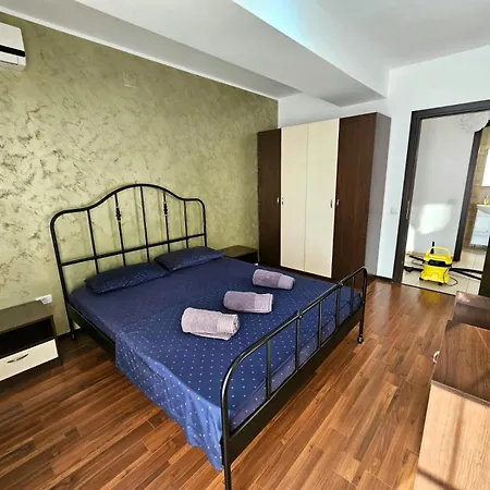 Monaco Summerland Mamaja