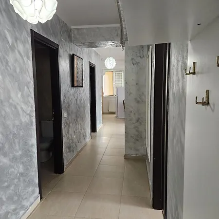 Monaco Summerland Mamaja