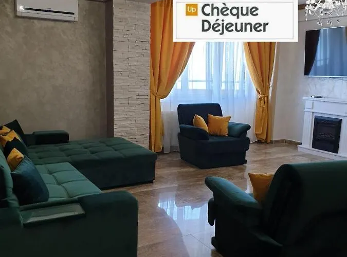 Monaco Summerland Mamaia