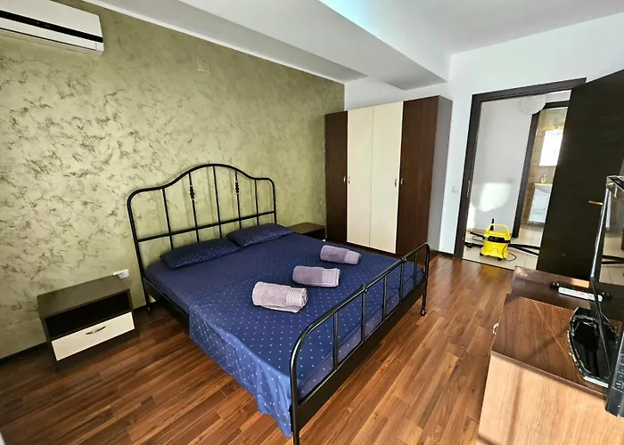 Monaco Summerland Mamaia